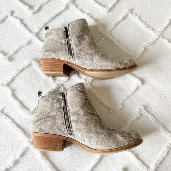 Lucky Brand grey suede ankle boots Sz. 39 - Picture 3 of 8